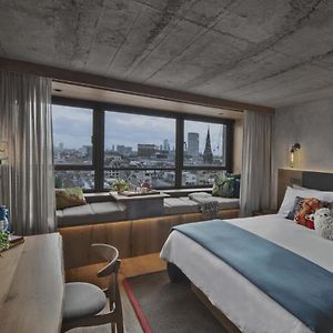Camera con letto king size